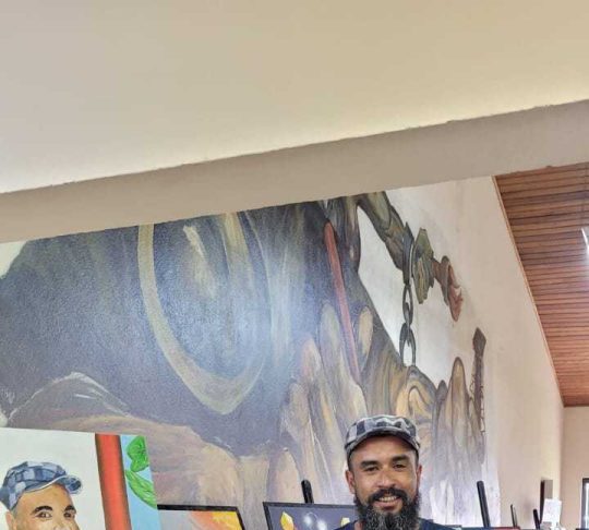 BIBLIOTECA MUNICIPAL RECEBE EXPOSIÇÃO ABSTRAÇÕES DE UM HOMEM NEGRO