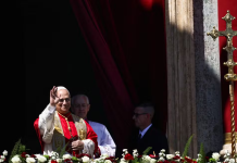 Papa Leão XIV manda mensagem em português em missa de Páscoa no Vaticano