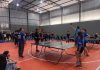 Caravana Esportiva atende 300 alunos em ação com tênis de mesa; próxima edição terá futebol feminino