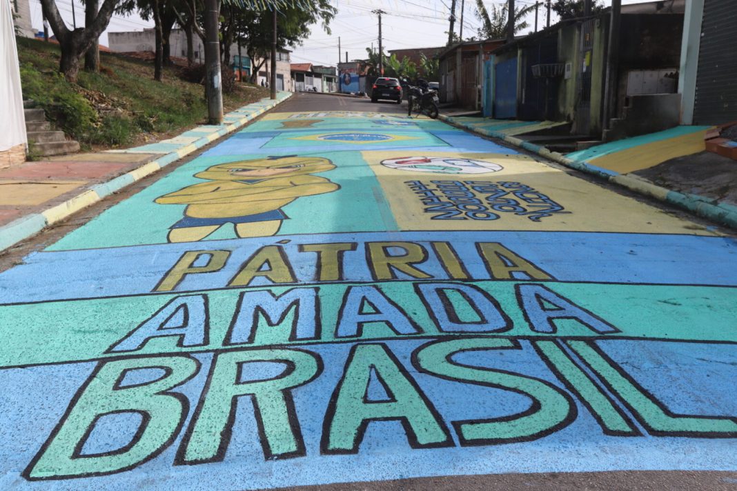 Pintura-de-rua-p-copa_2-1536x1024