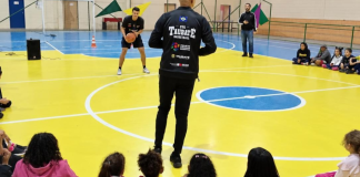 Caravana Esportiva leva basquete para 70 alunos do ensino integral em Taubaté