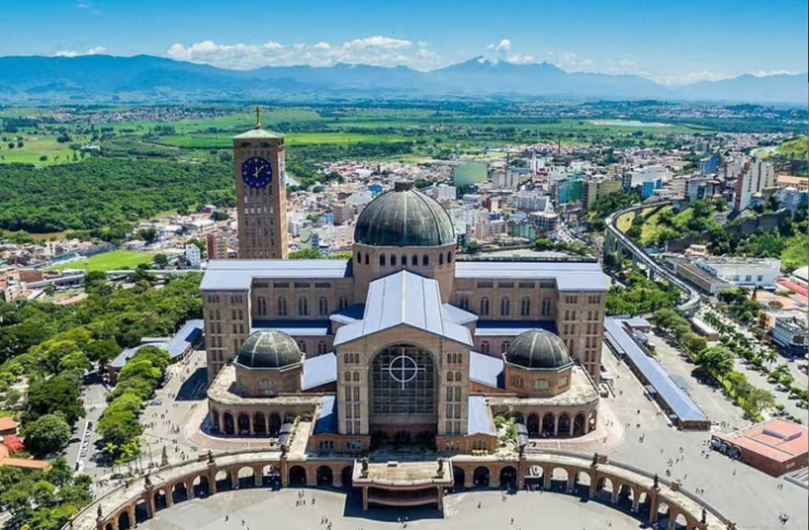 Dia de Nossa Senhora Aparecida 2026: horários das missas, estacionamento e dicas para romeiros
